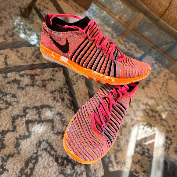 Nike women’s shoes - Picture 3 of 5